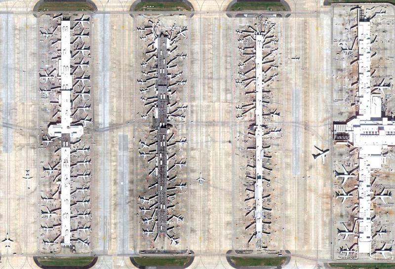 Illustration for article titled Satellite pictures of airports reveal their extreme complexity
